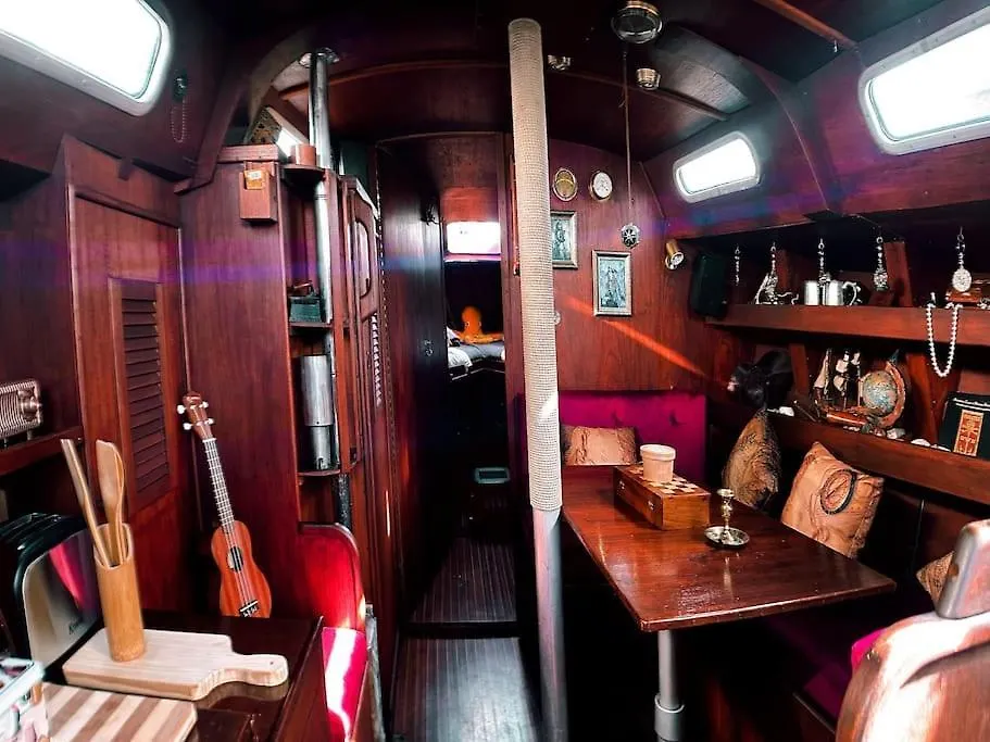 The Captains Locker - 30Ft Yacht 圣米格尔德阿沃纳 船屋